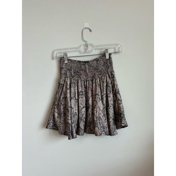 Karlie Snakeprint Flowy‎ Smocked Mini Skirt Skort Sz Small - Picture 1 of 7